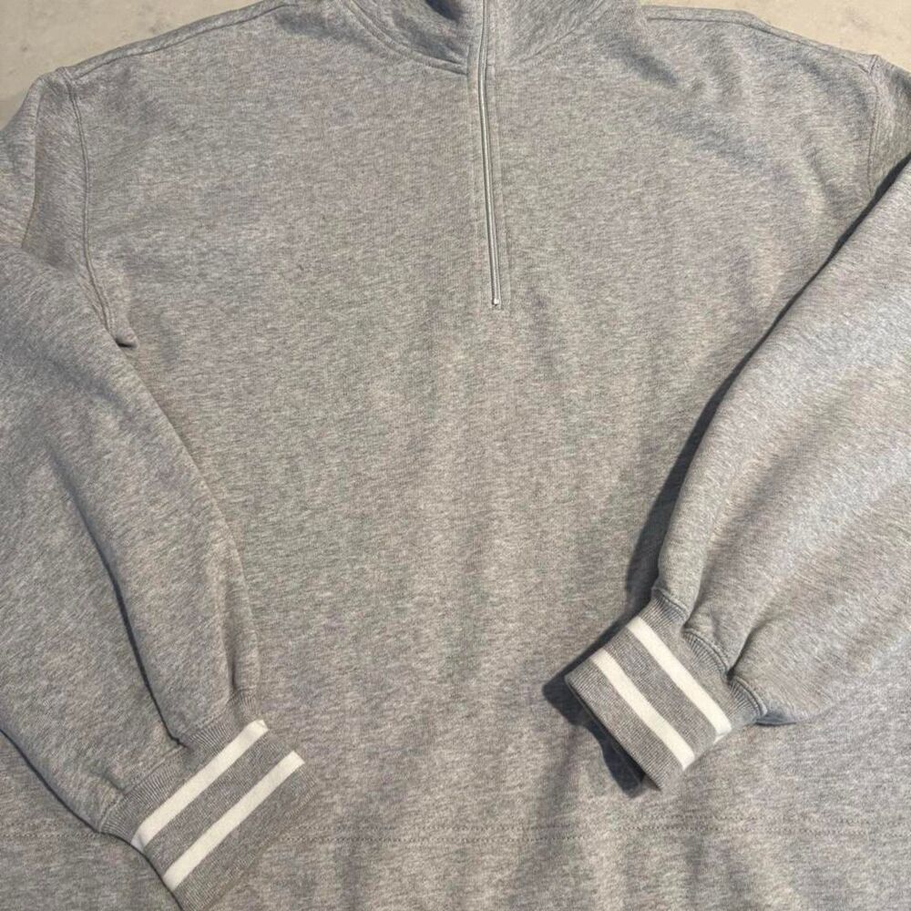 Tuckernuck Women's Grey Sweatshirt